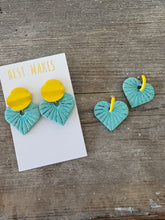 Load image into Gallery viewer, Lovely lemon