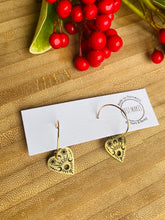 Load image into Gallery viewer, Love you to the moon and back